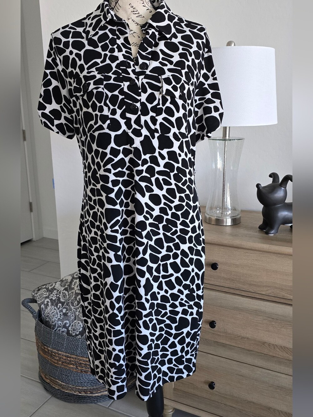 Enfocus Studio Black and White Abstract Print Short Sleeve Dress